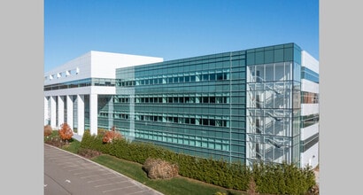 Union Ave, Ronkonkoma, NY to rent Building Photo- Image 1 of 1