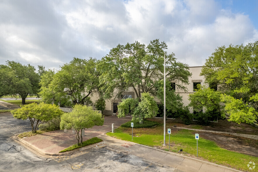 8314 Cross Park Dr, Austin, TX for rent - Building Photo - Image 3 of 10