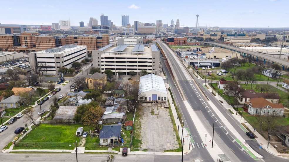 1303 W Commerce St, San Antonio, TX for sale - Aerial - Image 2 of 26