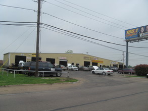 102 W Ann Arbor Ave, Dallas, TX for rent Building Photo- Image 1 of 7