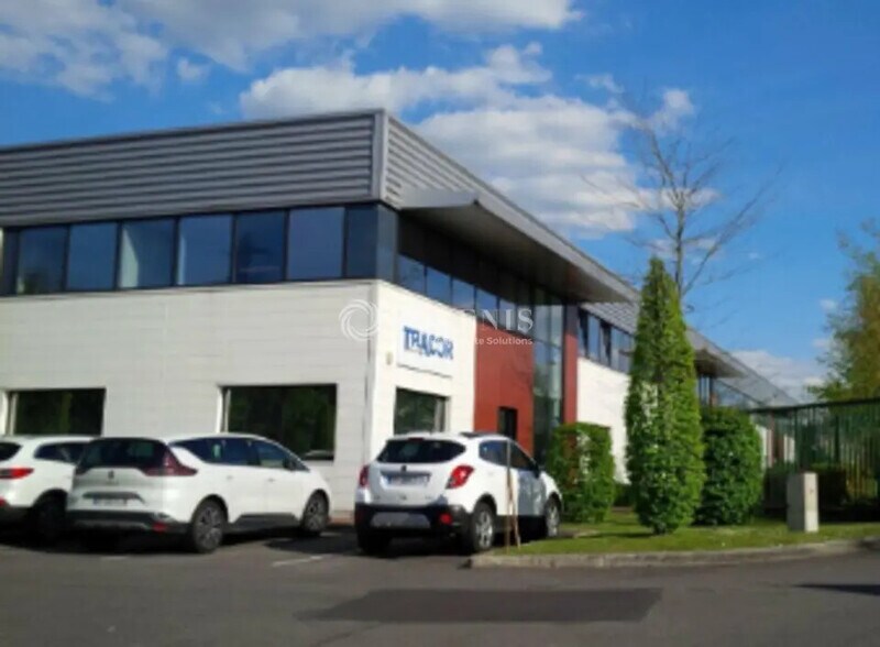 Light Industrial in Lisses to rent - Building Photo - Image 1 of 8