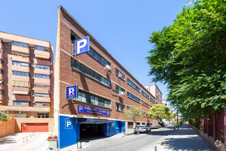 Office in Madrid, MAD for sale Primary Photo- Image 1 of 2