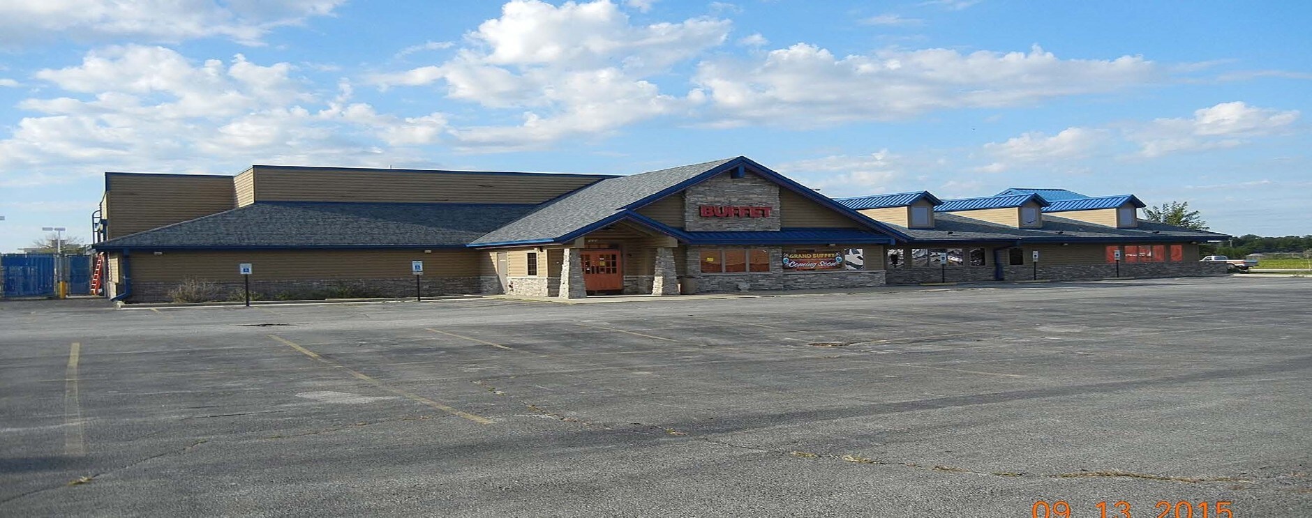 910 N Kinzie Ave, Bradley 60915 Former Golden Corral