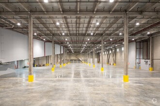 28-10 Whitestone Expy, Queens, NY to rent Interior Photo- Image 1 of 10