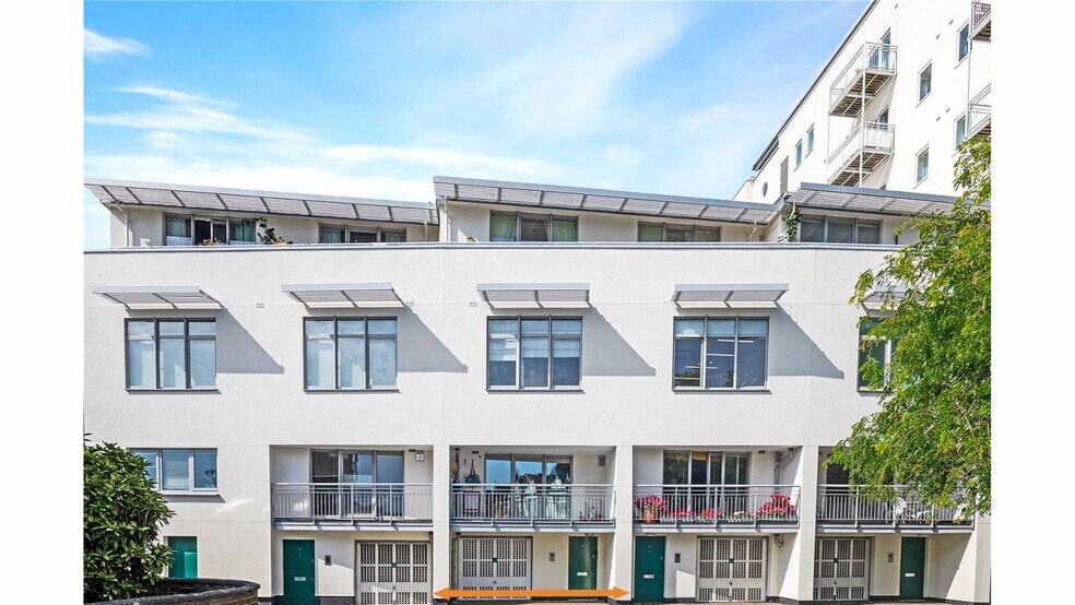 14-32 Mortlake High St, London for sale - Building Photo - Image 3 of 7