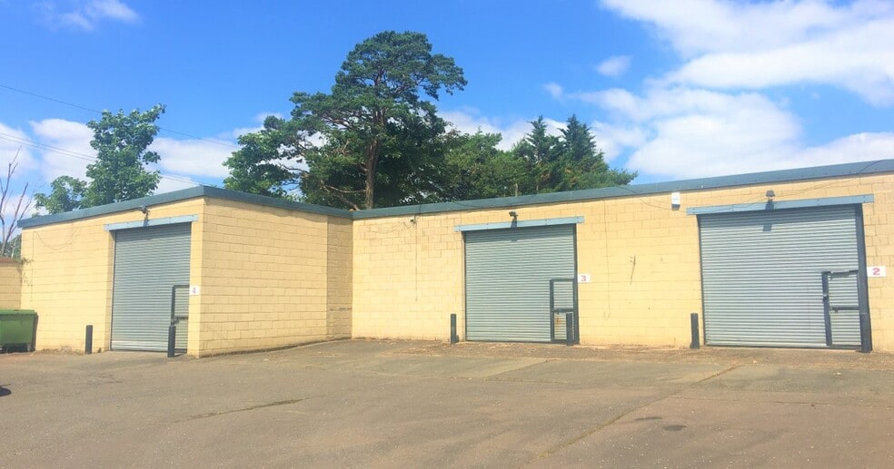 Slough Rd, Iver for sale - Building Photo - Image 1 of 1