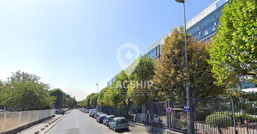 Office in Saint-Denis to rent - Building Photo - Image 3 of 3