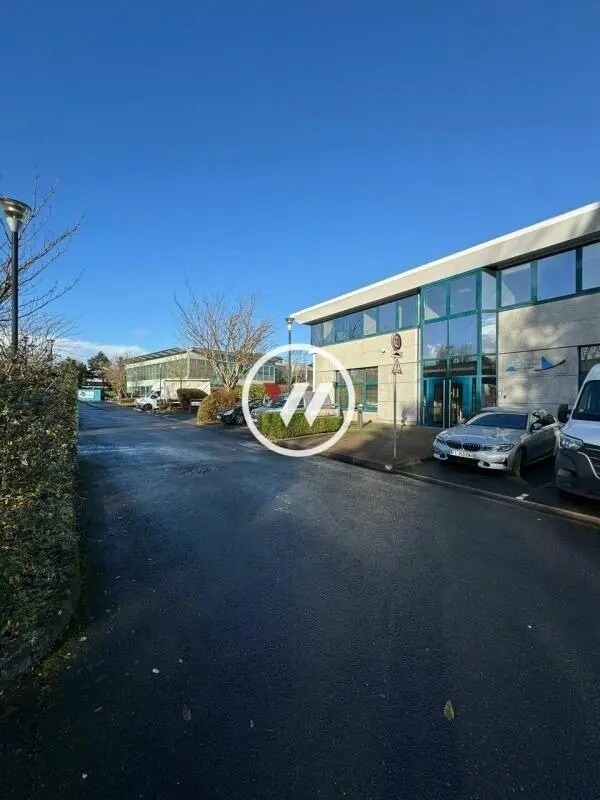 Office in Roissy-en-France to rent Building Photo- Image 1 of 4