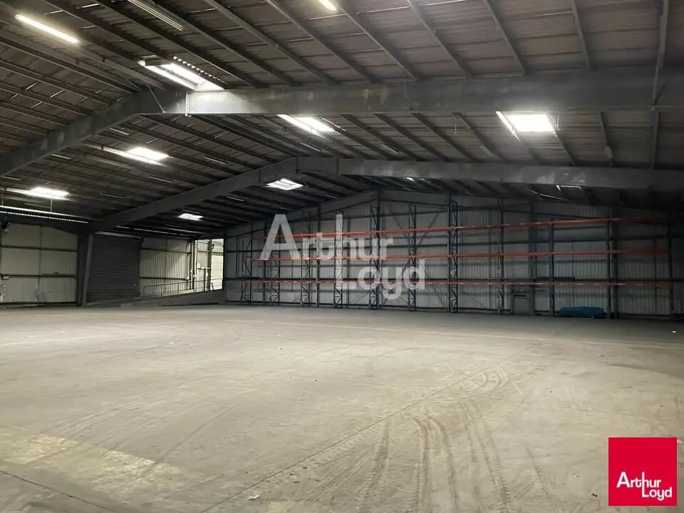Vente Local d'activités 4 000 m² - Photo 1
