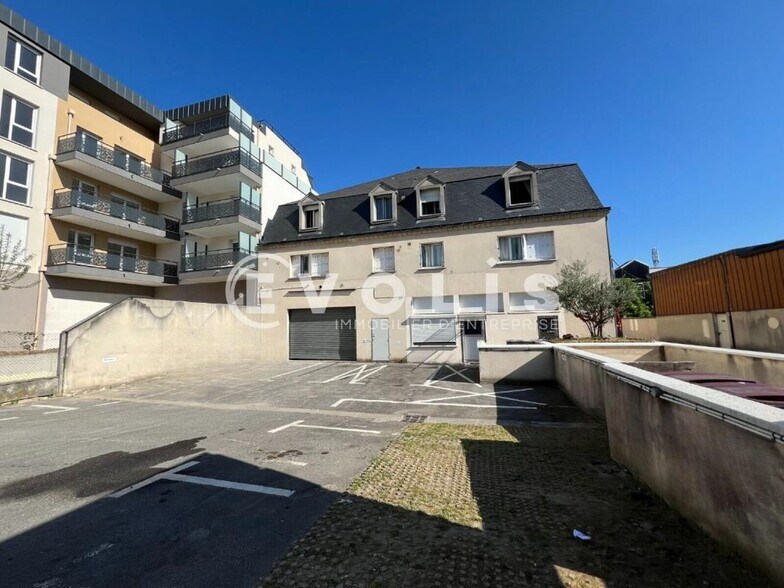 Light Industrial in Valenton for sale - Building Photo - Image 1 of 4