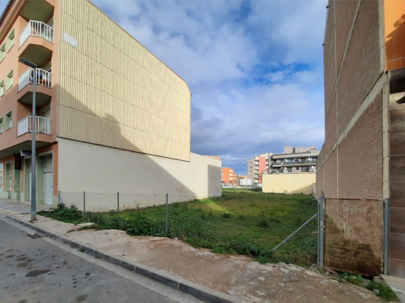 Centor urbano portfolio of 2 properties for sale on LoopNet.co.uk Building Photo- Image 1 of 6