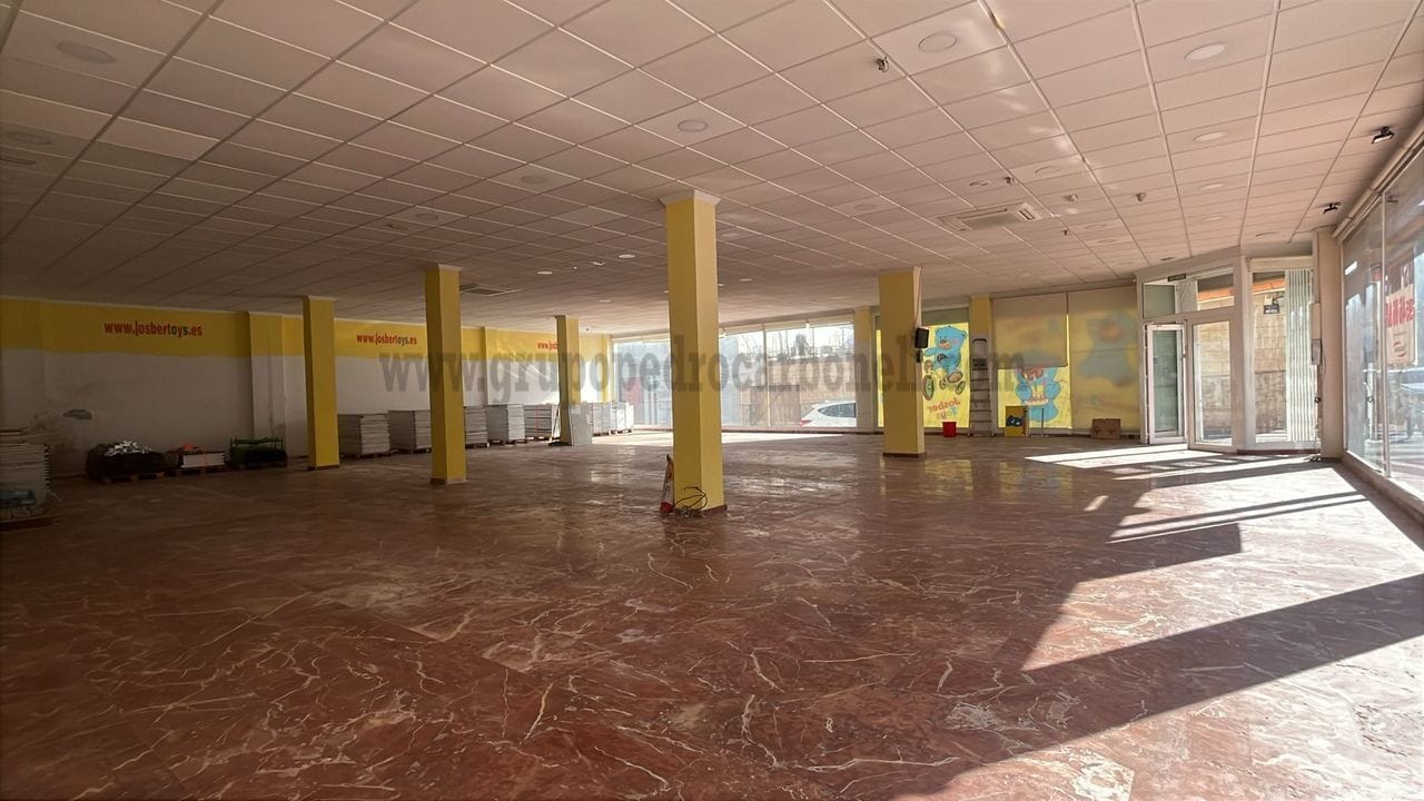 Retail in Granja de Rocamora, Alicante to rent Interior Photo- Image 1 of 2