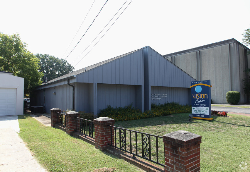 406-408 S Broad St, Gastonia, NC for rent - Building Photo - Image 3 of 12