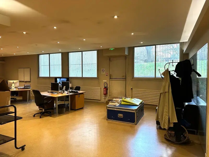 Office in Paris to rent Interior Photo- Image 1 of 8