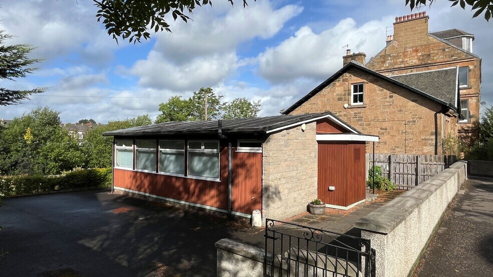 92-94 Old Castle Rd, Glasgow for sale - Building Photo - Image 1 of 5