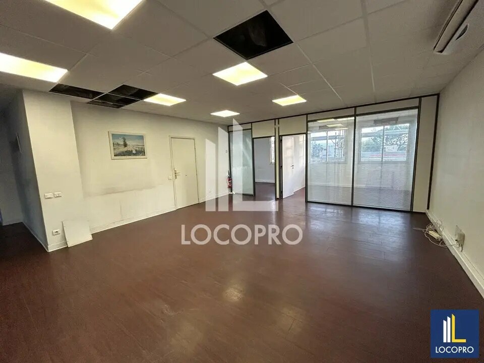 Office in Cagnes-sur-Mer for sale Building Photo- Image 1 of 13
