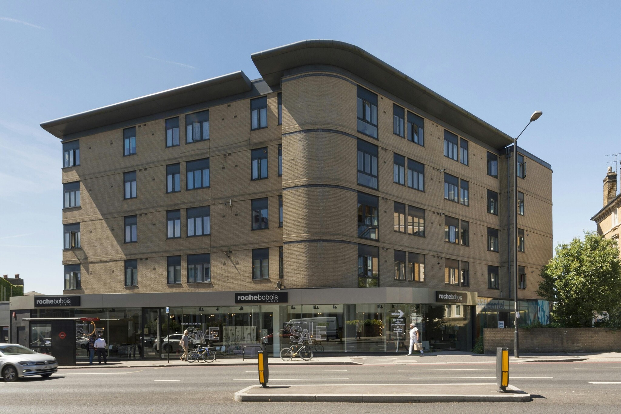 321-339 Finchley Rd, London to rent Primary Photo- Image 1 of 2
