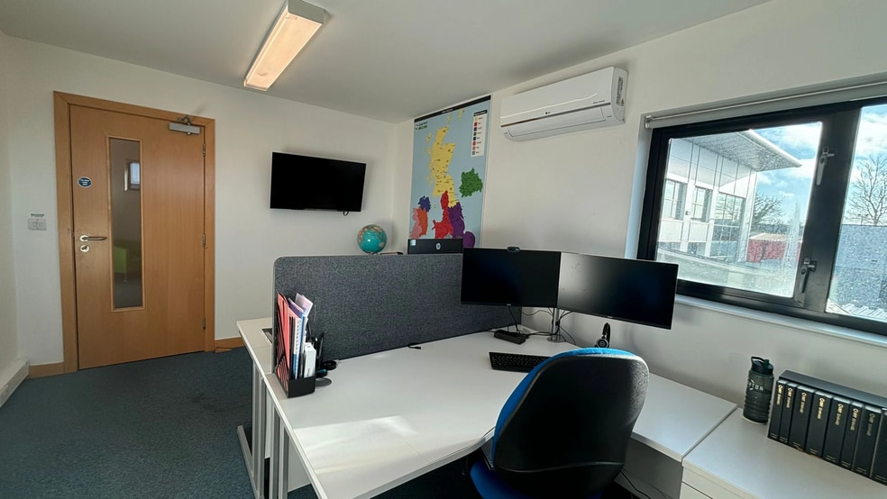 Springfarm Industrial Estate, Antrim to rent - Interior Photo - Image 2 of 4