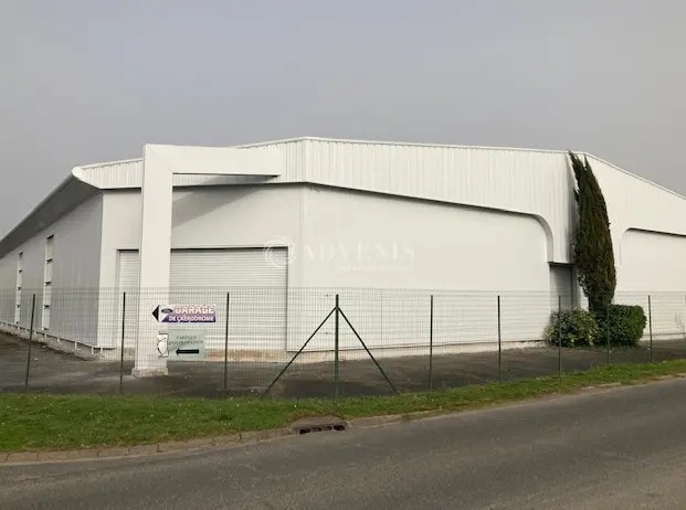 Location Entrepôt 1 250 m²