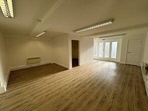 8-12 Kent Rd, Northampton for rent Interior Photo- Image 2 of 3