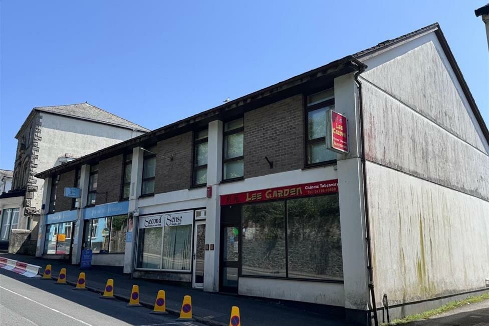 21 Truro Rd, Trewoon to rent Building Photo- Image 1 of 13