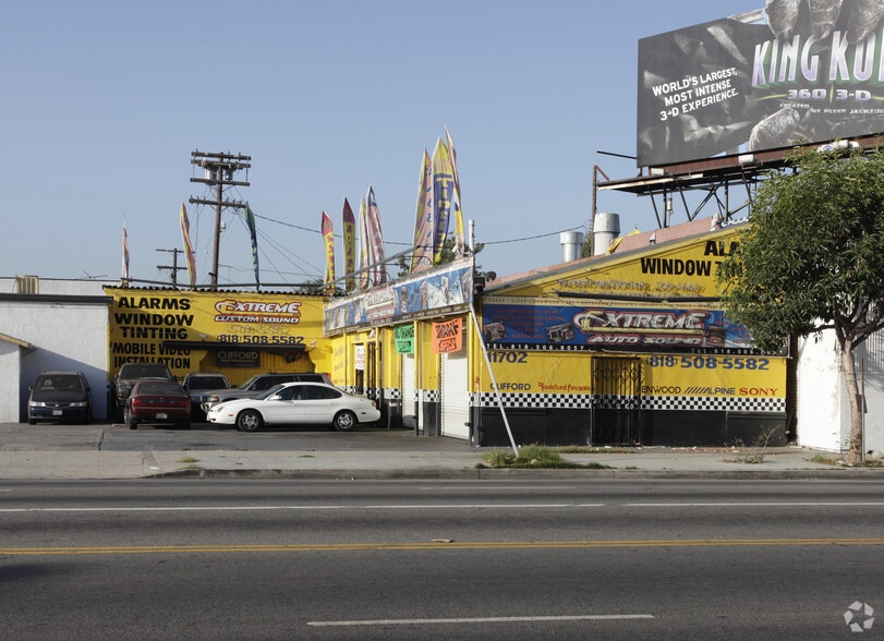 11702 Victory Blvd, North Hollywood 91606 UK