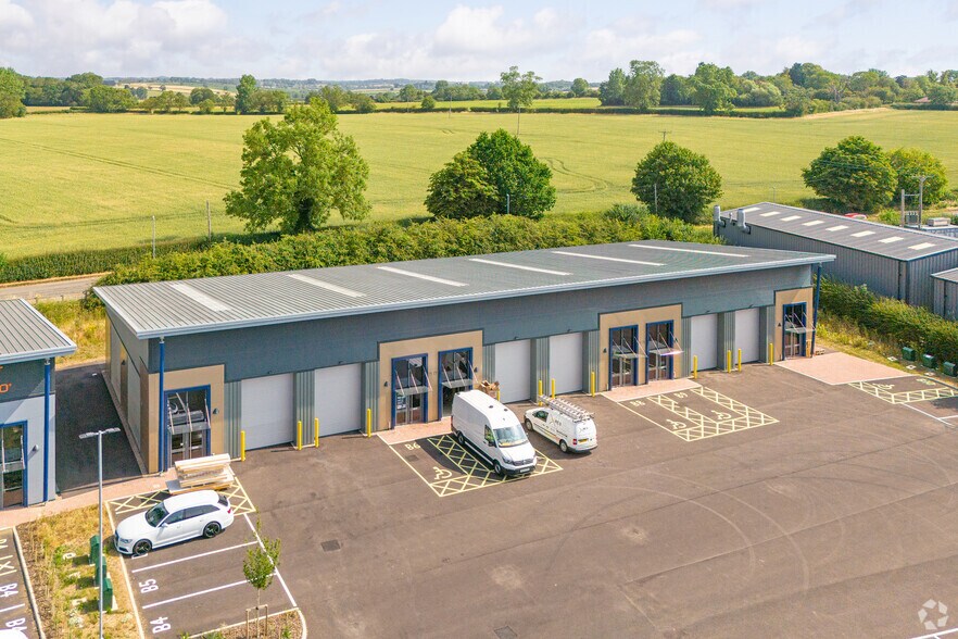 Wistow Rd, Leicester to rent - Building Photo - Image 2 of 5