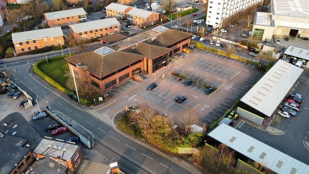 Molly Millars Ln, Wokingham to rent - Building Photo - Image 1 of 2