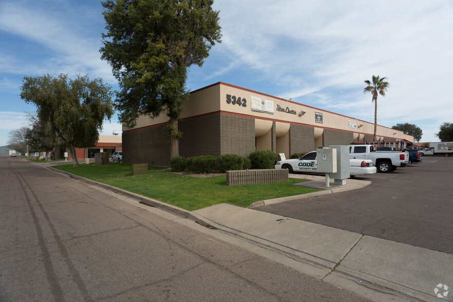 5420 W Camelback Rd, Glendale, AZ for rent - Building Photo - Image 3 of 6