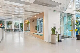 13-15 Rue Jean Jaurès,, Puteaux to rent Interior Photo- Image 2 of 12