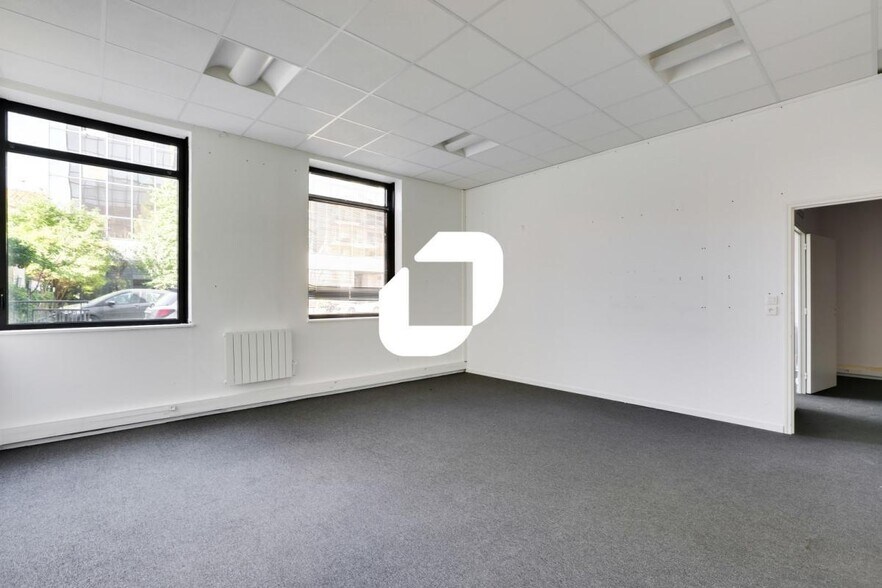 Office in Ivry-sur-Seine to rent - Interior Photo - Image 3 of 13