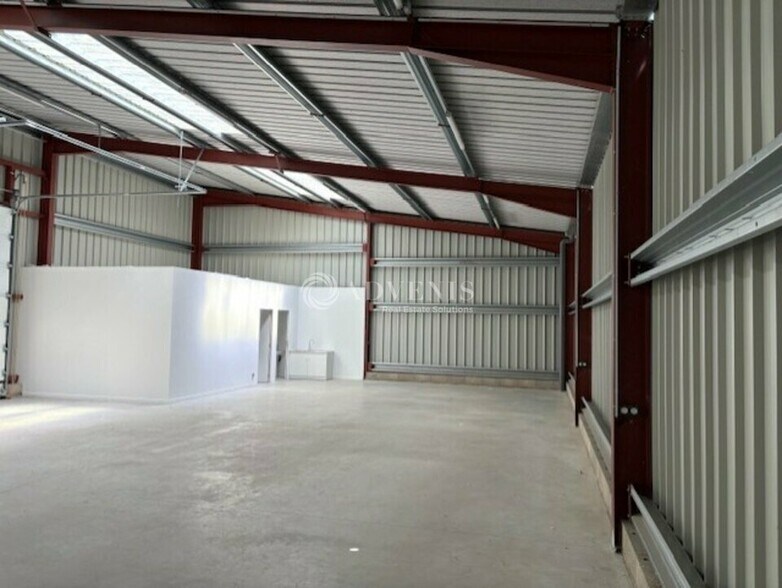 Light Industrial in Vendôme to rent - Interior Photo - Image 3 of 4