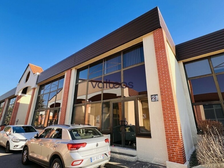 16 Avenue Charles De Gaulle, Balma to rent - Building Photo - Image 2 of 12