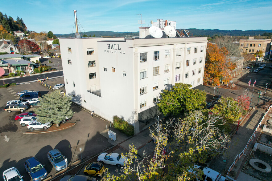 320 Central Ave, Coos Bay, OR for sale - Primary Photo - Image 1 of 46