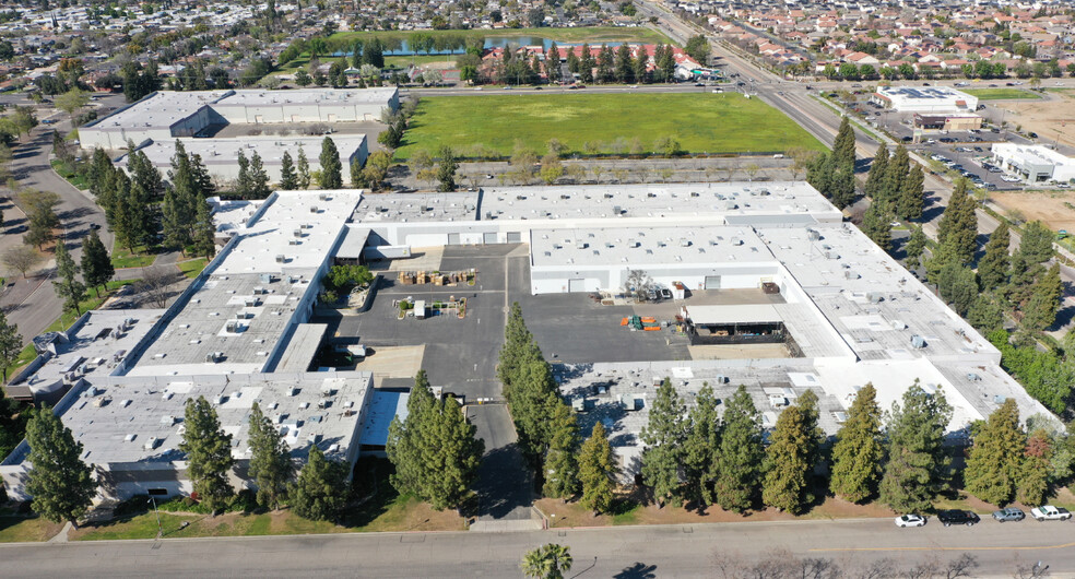 2842 N Business Park Ave, Fresno, CA for sale - Building Photo - Image 3 of 15