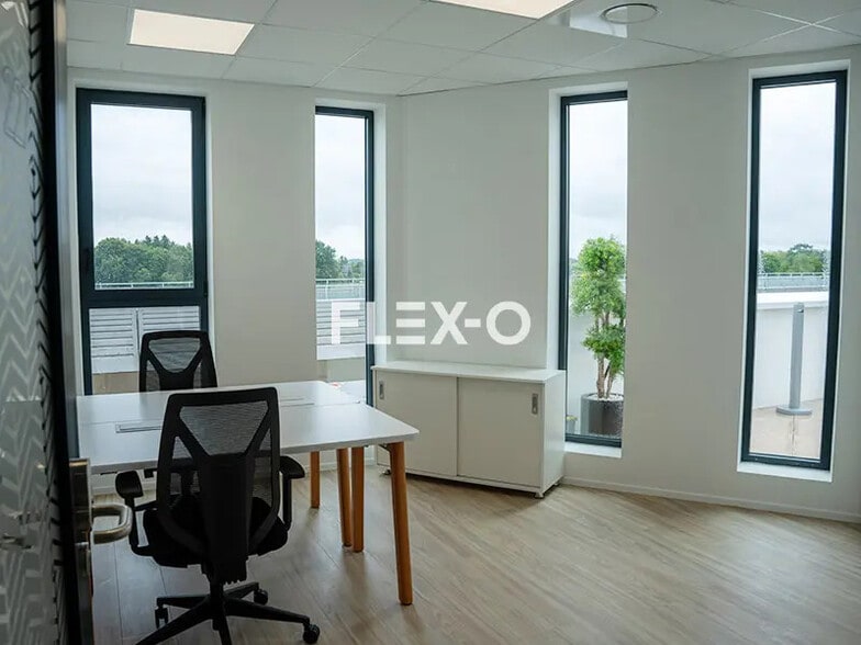 801 Avenue Des Champs Blancs, Cesson-Sévigné to rent - Building Photo - Image 2 of 7