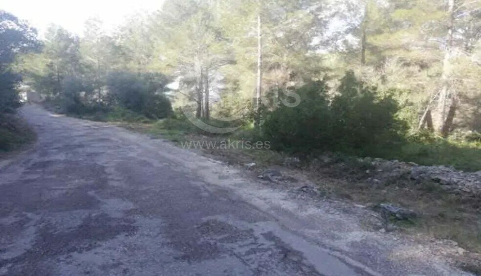 Zona Tortosa portfolio of 17 properties for sale on LoopNet.co.uk - Building Photo - Image 2 of 5