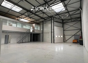 36 Rue Champ Dolin, Saint-Priest for sale Interior Photo- Image 2 of 22
