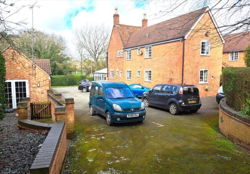 72 High St, Riseley for sale - Building Photo - Image 2 of 3