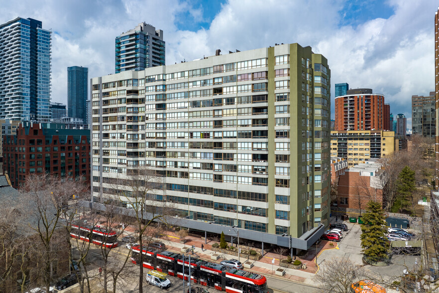 120 Carlton St, Toronto, ON for rent - Primary Photo - Image 1 of 15