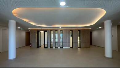 Office in Genas to rent Interior Photo- Image 1 of 3