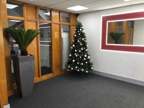 460-464 Uxbridge Rd, Hayes to rent Interior Photo- Image 2 of 6