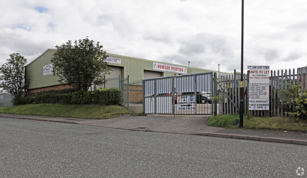 Merchants Way, Aldridge to rent - Building Photo - Image 3 of 5