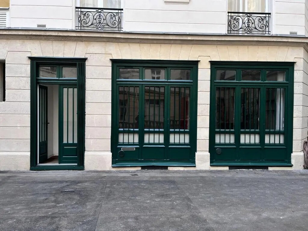 Location Bureaux 138 m² - Photo 1