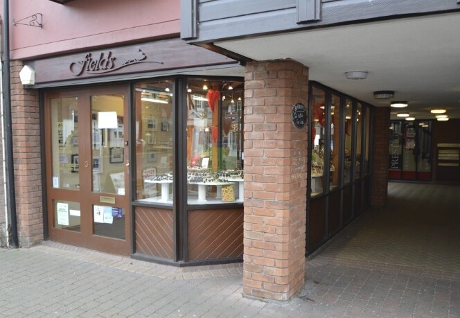 3 High St, Ringwood for sale Primary Photo- Image 1 of 1