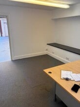 Croft Rd, Newcastle Under Lyme to rent Interior Photo- Image 2 of 2