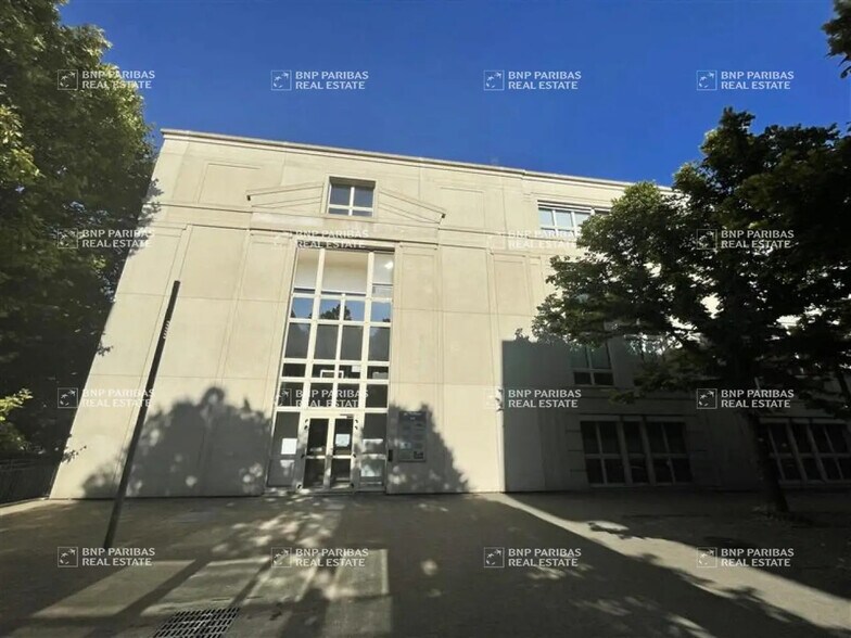 Office in Montpellier to rent - Primary Photo - Image 2 of 10