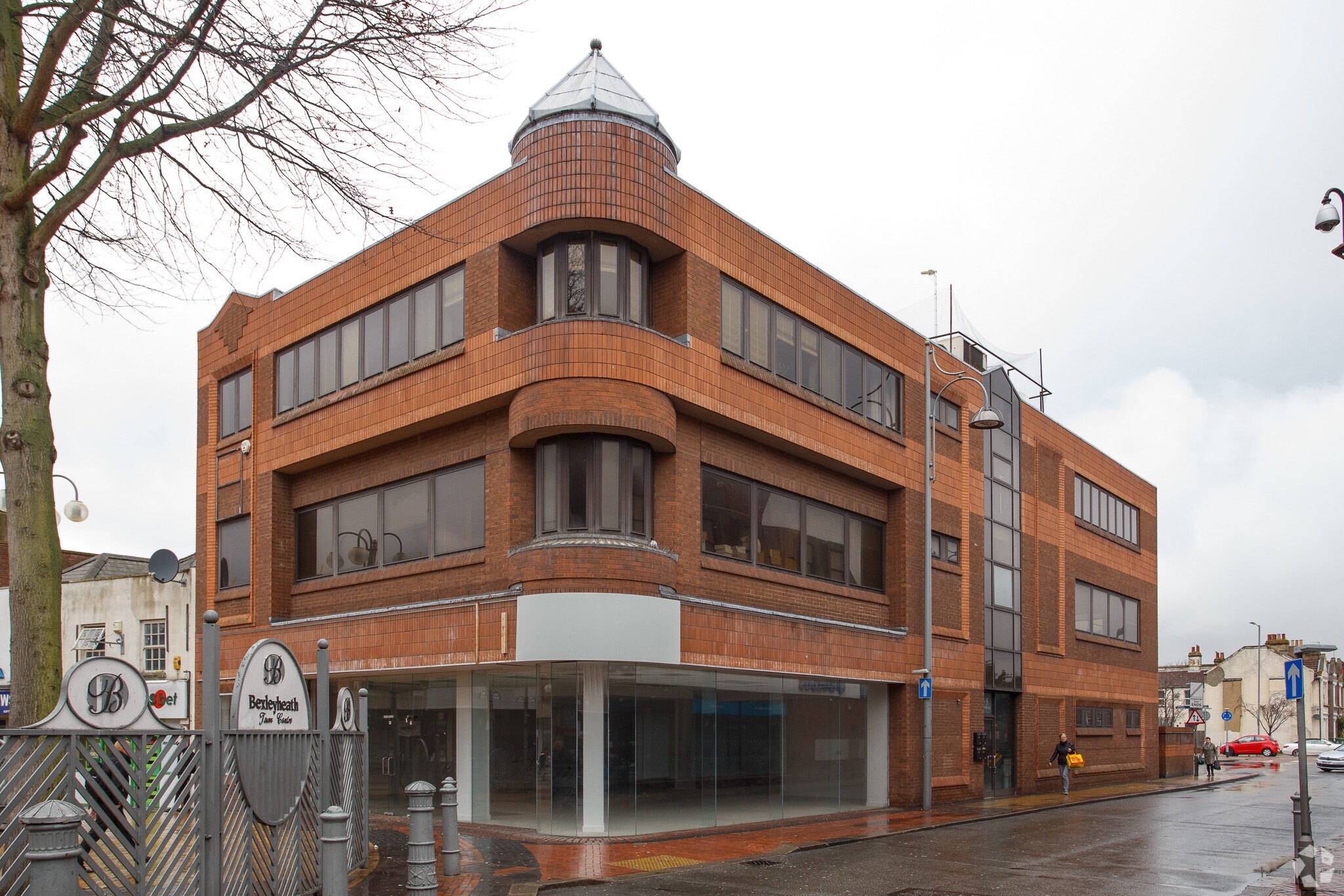 4-5 Market Pl, Bexleyheath for sale Primary Photo- Image 1 of 1