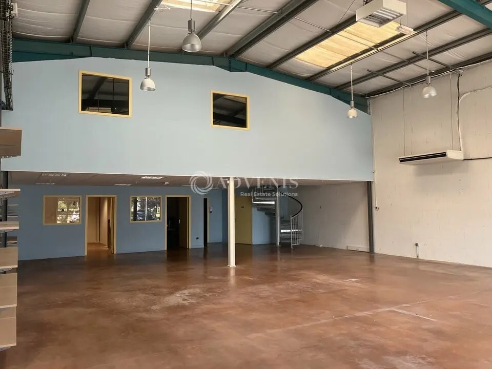 Vente Commerce 425 m² - Photo 1