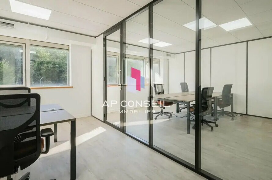 Office in Meudon to rent - Interior Photo - Image 3 of 6